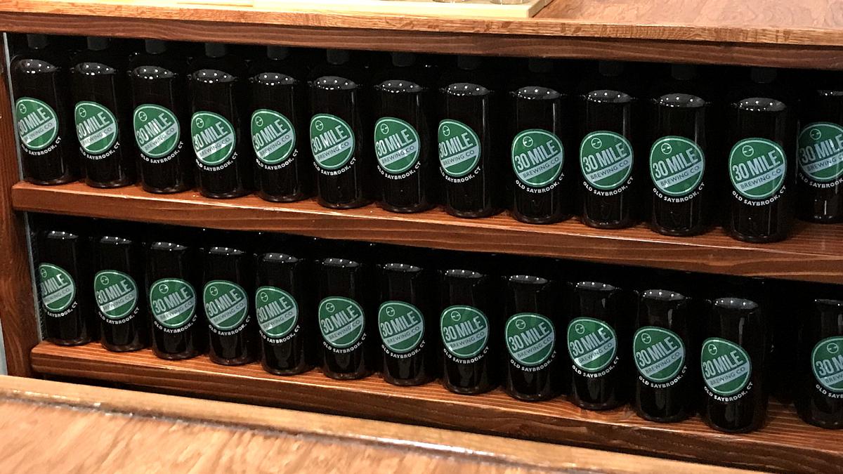 30-mile-brewing-growlers